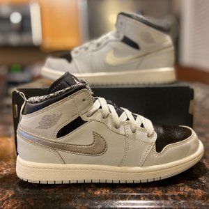 Jordan 1 Mid BP Toddler Size 2Y 640734 032